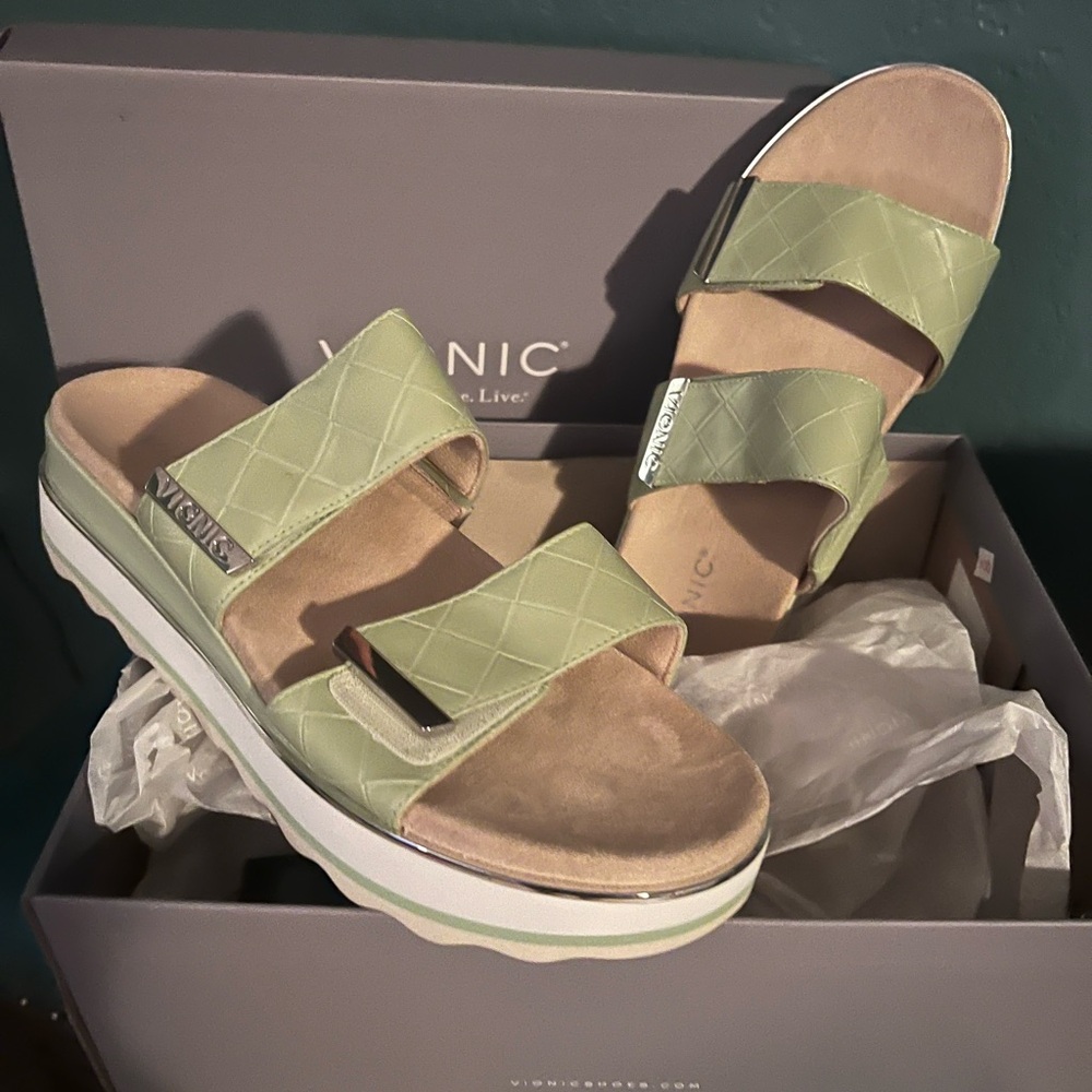 Vionic Sage Green Quilted Slide Sandals